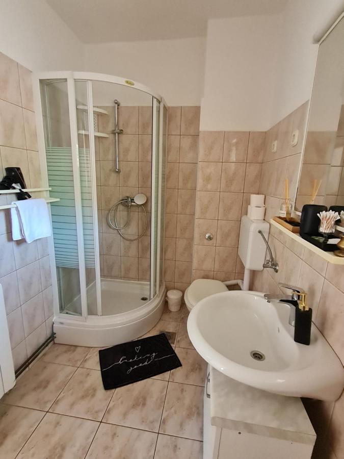 Mellon Apartments Zaton  エクステリア 写真